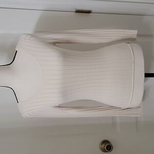 Nicole Miller Size XS Cream Colored Knit Long Sleeve Pullover Shirt.  EUC